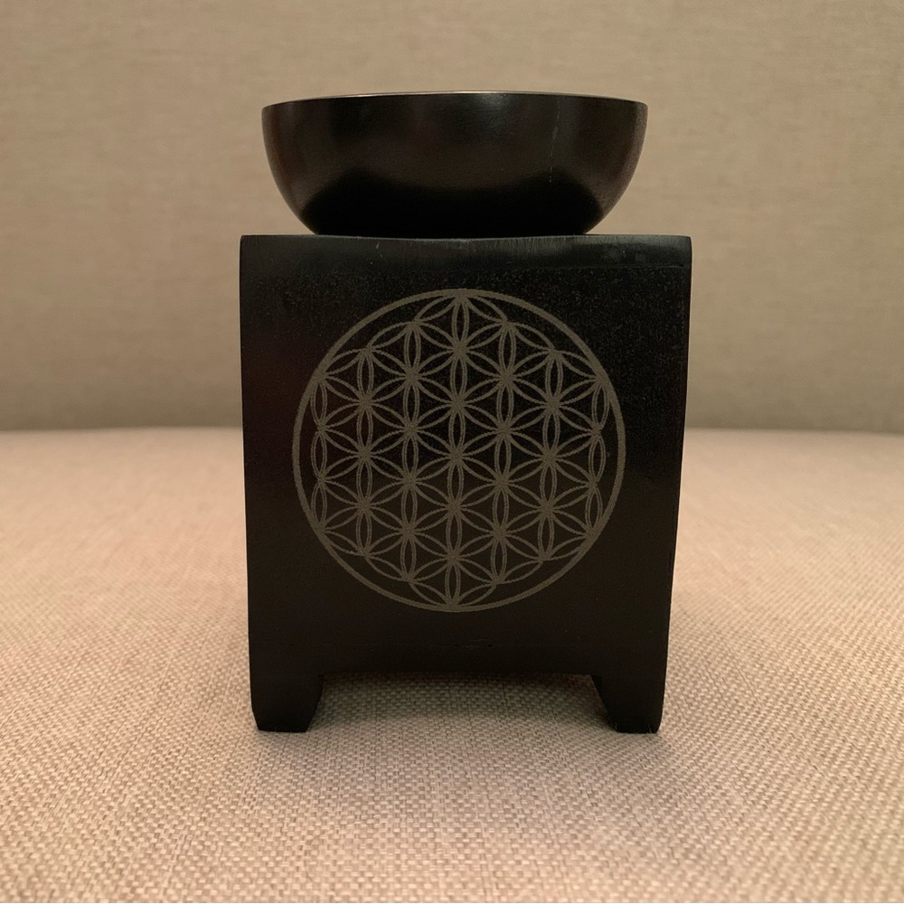 Black Essential Oil Burner with Geometric Design